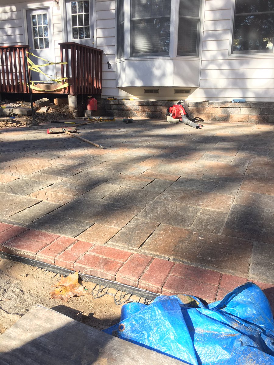 FLandscapes's tweet photo. Florence Avenue Patio #romanstone #chatham 👀👇💯💣 https://t.co/3uTkEnMrnp