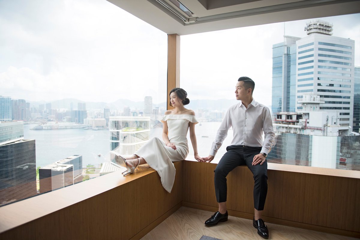 They are definitely one of the most stylish couples we've seen all week! wp.me/p5E4LF-jig #hongkong #prewedding #engagement
