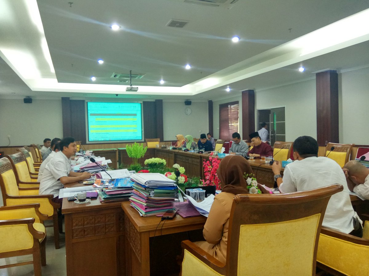 FPKS_Batam's tweet photo. Agenda dewan Fraksi PKS DPRD kota Batam hari ini,  Jumat/10 November 2017. 
Pak Mukriyadi, S. Sos (Ketua Fraksi PKS dan Anggota Komisi III DPRD Kota Batam)
"RDP(Rapat Dengar Pendapat) Komisi II mengenai APBD 2018 dengan BP2RD"
#pksberkhidmatuntukrakyat https://t.co/a99u9fIT5t
