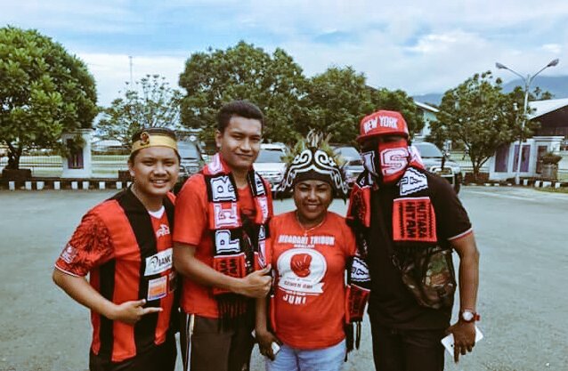 perwakilan setiap komunitas sepakbola di tanah papua Jayapura menjadi satu. saat menjemput #PERSIPURA19 #ChampionLiga1u19 bandara sentani.
#Ewako
#SalamJabatHati