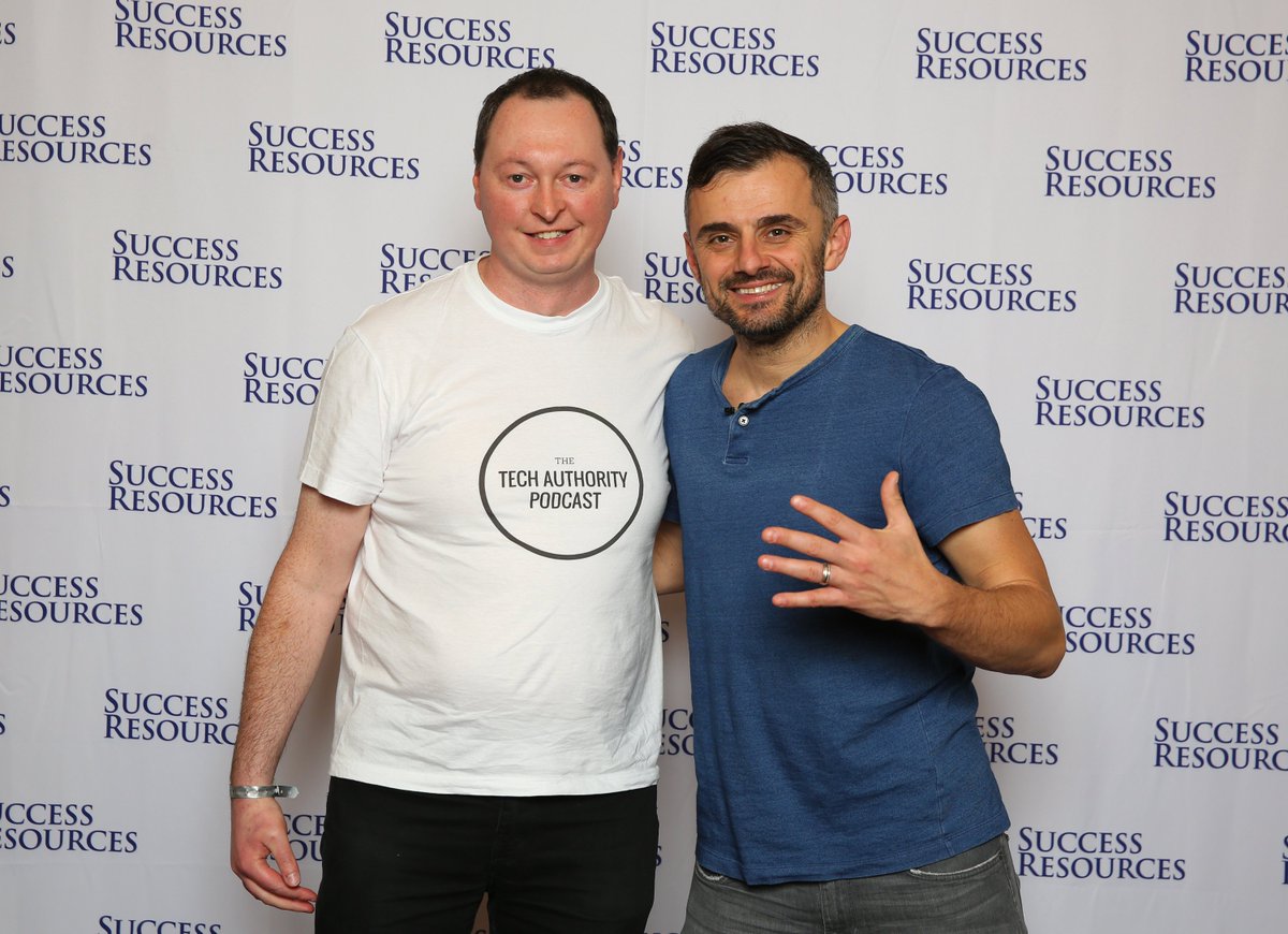 mrindycar's tweet photo. Great to meet @garyvee yesterday in person at #BusSquared2017 in Melbourne, Australia. Great keynote speech https://t.co/Bt9qfPpMXf