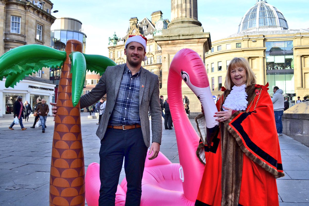 This year's sponsor of #NewcastleChristmasLights is #Newcastle based company <a href="/BroadwayTravel/">Broadway Travel</a> read more bit.ly/2mfQrl9 - switch-on Tues 14th Nov, Grey's Monument from 5:30pm @metroradiouk <a href="/TheSandK/">Steve & Karen</a> <a href="/NSPCC/">NSPCC</a> <a href="/joemcelderry91/">Joe McElderry</a> <a href="/SamLavery_/">Sam Lavery ⚡️🌙</a> @newcastlepanto