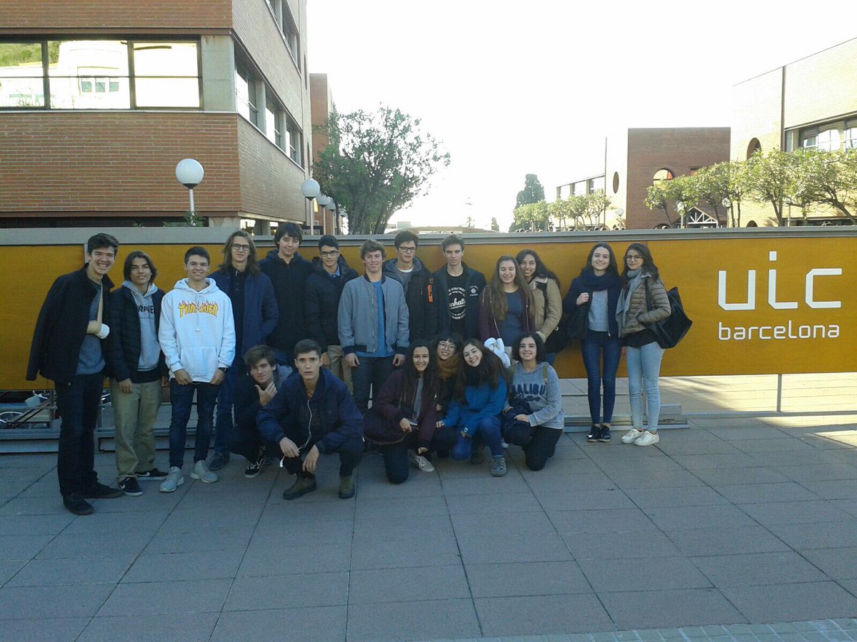 colegiosilbcn's tweet photo. Los alumnos de 2 #BatSIL visitamos hoy la @UICbarcelona #orientacionprofesional https://t.co/eWua0jTCqP