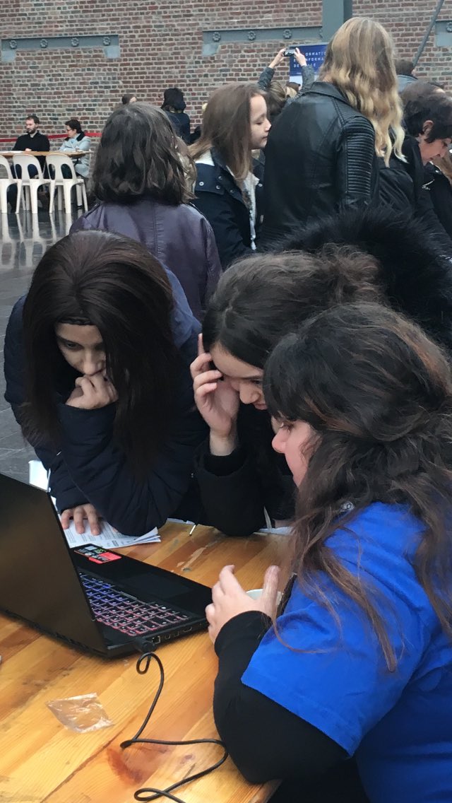 MymiEK's tweet photo. Matinée au top ! Un plaisir de faire découvrir aux collégiennes de divers collèges les métiers du numérique merci #Numeriquelles #Efficom https://t.co/oIBqvlqy5Z