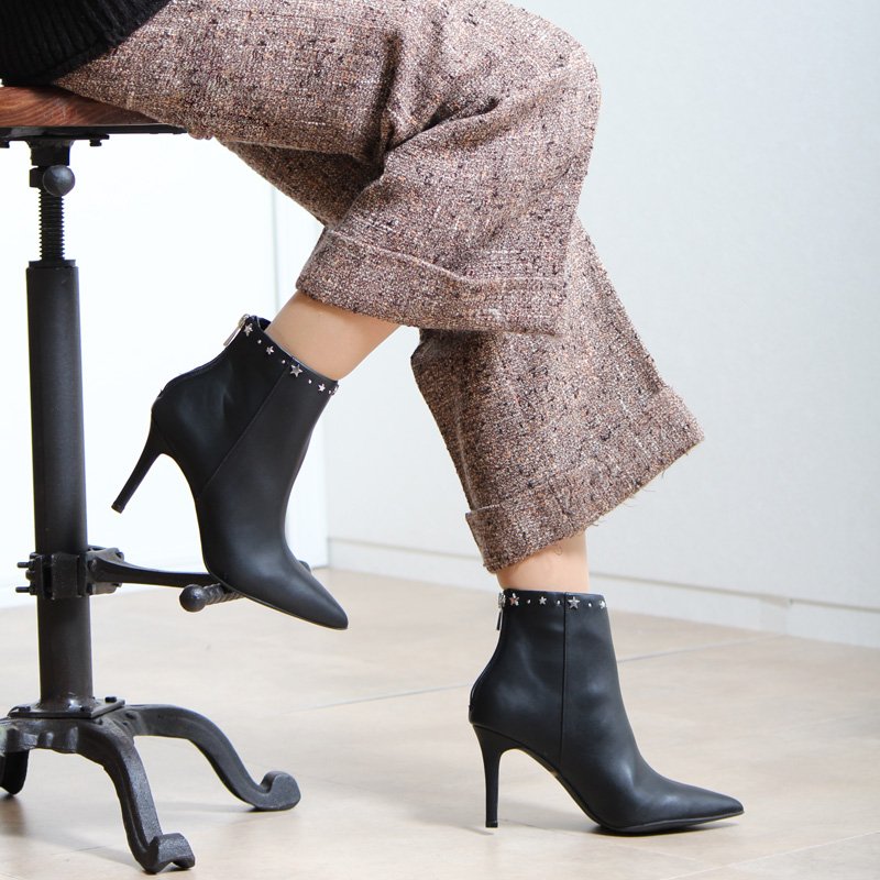 ハイヒール専門店 ビ ミラノ 近日販売開始 Evol17秋冬新作 Evol No 11 800円 T Co 3pefiytg ハイヒール Bemilano ビミラノ ブーツ Fashion Shoes Evol イーボル ショートブーツ スタッズ スター トレンド 美脚