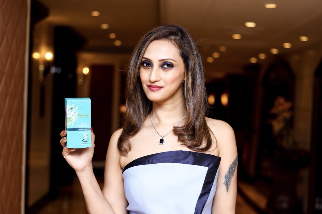 shilpiiz's tweet photo. #UpOnTheBlog Preserve Youthful Skin with @HimalayaIndia’s “Youth Eternity” – #TheStyleToast https://t.co/L72nJYs1dB
#PreserveYouthfulSkin #TheStyleToastBeauty #NewBlogPost https://t.co/OBXzkSbxyJ