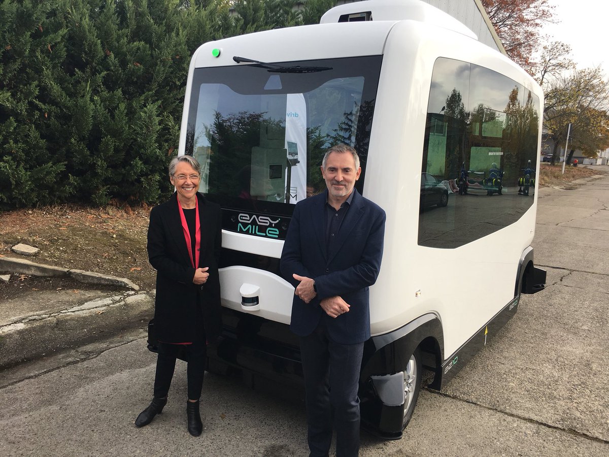 Elisabeth_Borne's tweet photo. Visite à Toulouse de la start-up @Easy_Mile spécialisée dans le véhicule autonome, une de nos belles pépites françaises qui révolutionne la mobilité. Bravo aux équipes ! https://t.co/op3hkQZ8tH