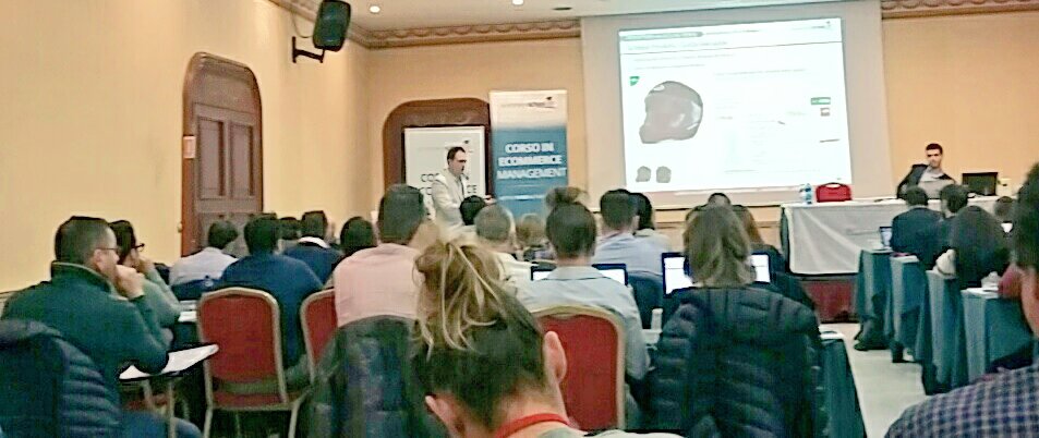 Kelly_AmatoMe's tweet photo. #ecommeeceschool #corsoecommerce La taglia non è un'opinione! Gli ecommece con facilitazioni per trovare la propria taglia vincono. https://t.co/tvN92rDAGA