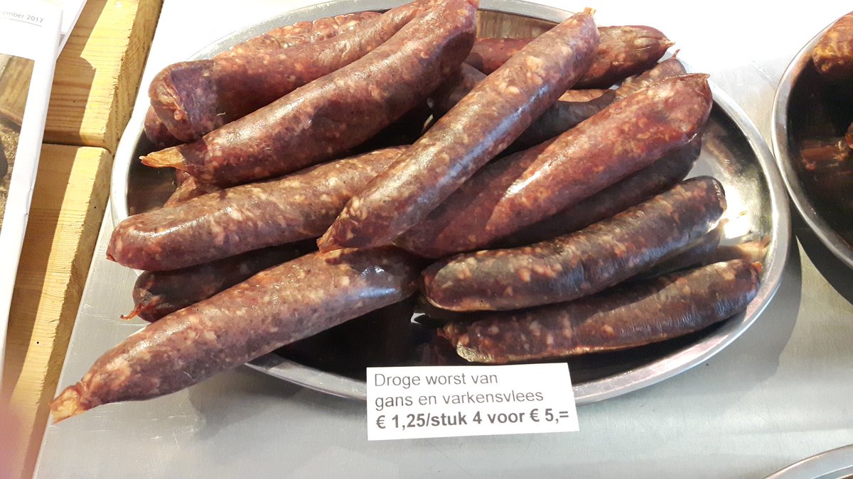 Friesweidevlees's tweet photo. Ze liggen klaar, een heerlijke droge worst die ook helpt in de actie tegen voedselverspilling. Een smaakvolle combi van gans en varkensvlees. Komt u proeven? https://t.co/QKVf94EtE0