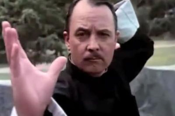Adnkronos's tweet photo. Morto #JohnHillerman, il celebre Higgins di #MagnumPI 
https://t.co/0ZNcta9Pct https://t.co/EBhFYkb6PL