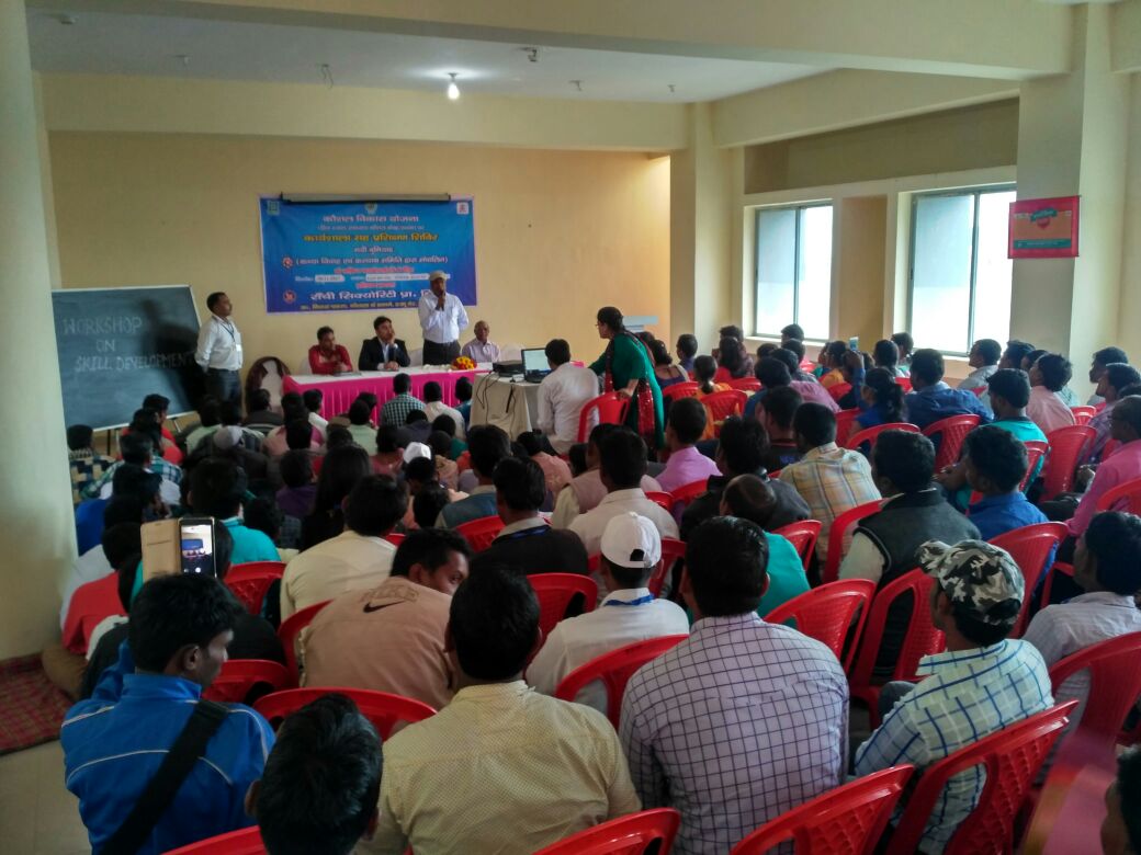 RSPL6's tweet photo. An Awareness program Conducted via Workshop Slated on 10/11/2017 by RSPL among youth @dasraghubar @vigyanksingh @MSDESkillIndia @DmSssdc https://t.co/olJLjRbowz