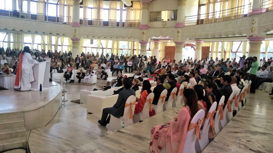 Gurudev's tweet photo. The @GLF_2017 which usually takes place in the European Parliament, is being held at @BangaloreAshram this time. Thought leaders from 25 countries are deliberating on leadership &amp; collaboration. https://t.co/D41u50wziF