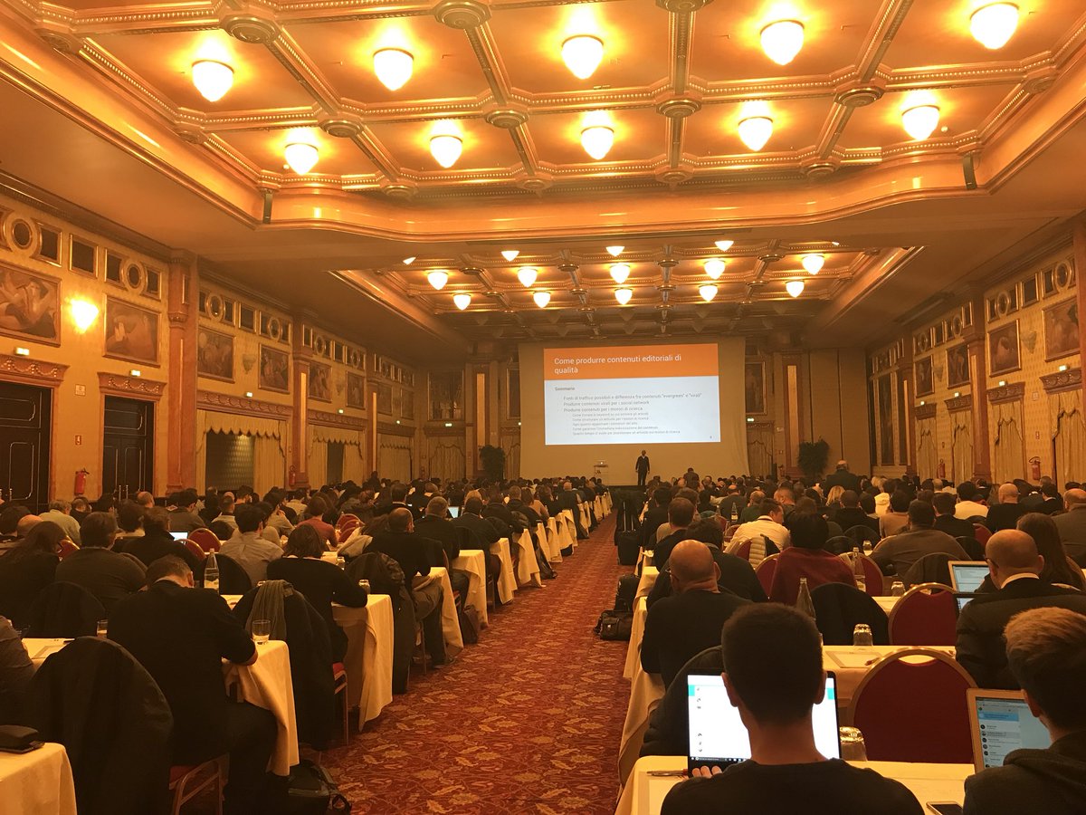 mariagiorgiavit's tweet photo. 500 persone eterogenee accomunate da un obiettivo: ascoltare chi ne sa di più sulla #seo 

#aranzulladay https://t.co/qgvI3d9wzw