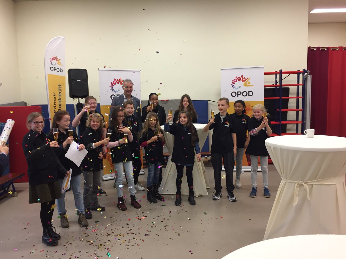 De_Keerkring's tweet photo. Officiële start van de Kinderraad. https://t.co/cmsMeRL2uZ