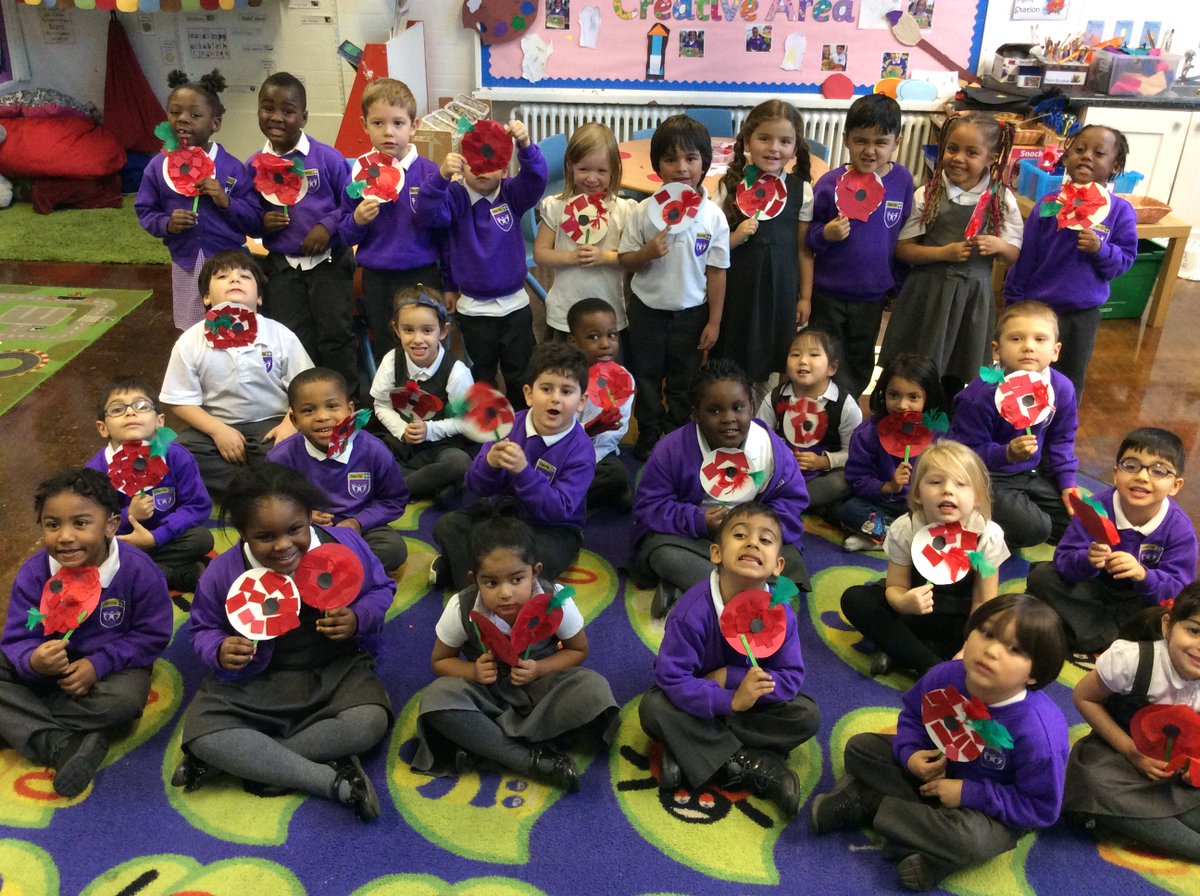 HPA_Philip_Lane's tweet image. Leon Class made poppies for #RemembranceDay to remember people who
are special to us! Who will you be thinking of? #HPAPLLeon