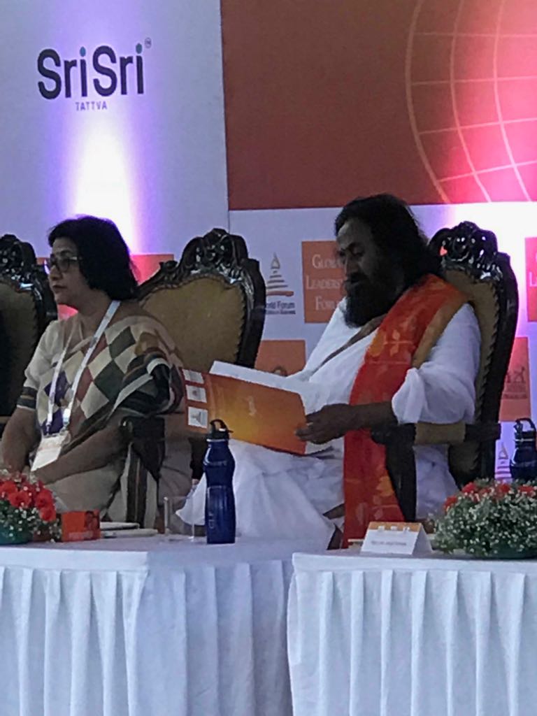 OfficeOfGurudev's tweet photo. Gurudev @SriSri inaugurated the 2nd edition of @GLF_2017, a 2-day meet this morning in @BangaloreAshram attended by leaders from 25 countries. https://t.co/0fUwl9bML8
