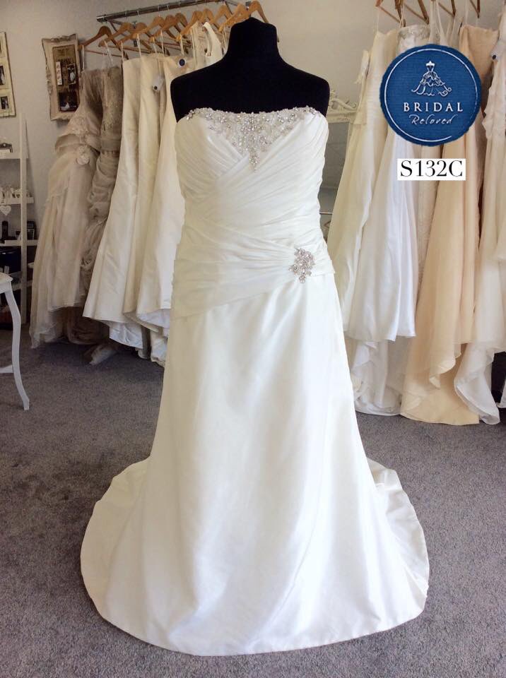 BridalRelovedSa's tweet photo. #dressoftheday Wedding dress by Ronald Joyce...👰🏼💕

Size 18
Was £1400
Now £700

#bridalrelovedsawston #cambridge https://t.co/fHEuw9Lkwm