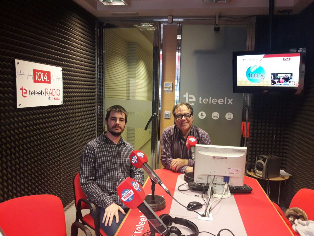 PcientificoUMH's tweet photo. Javier Martínez García en "La Glorieta" de @TeleElx: "Ahora mismo en #OdysseyRobotics estamos trabajando en un robot que trabaje en el "picking" individual para optimizar ese último proceso de la logística".
Finalizó la entrevista de @CarloSempere. https://t.co/DMkPUDHGzz
