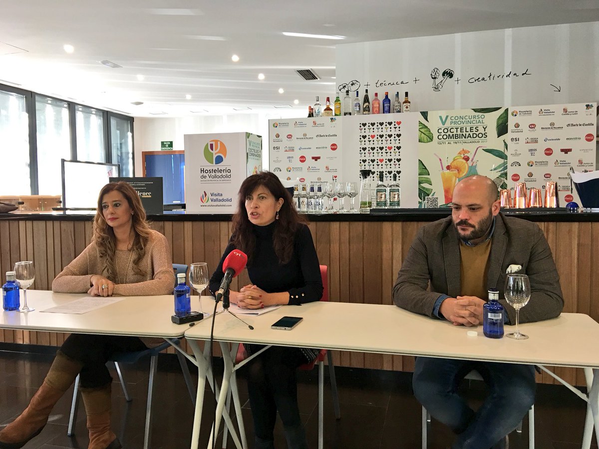 👁‍🗨[DIRECTO] #AnaRedondo <a href="/juanvallsseral/">juan valls</a> y <a href="/mariajobygastro/">María José Hernández</a> Presidenta <a href="/Apehva/">Hostelería Valladolid</a>, presentan en <a href="/EIC_Valladolid/">Escuela Internacional de Cocina</a> la edición 2017 de <a href="/FIBARValladolid/">FIBAR-Valladolid</a>, del 14 al 17 de noviembre.
🔗 owl.li/BAFX30gubAp 🍸