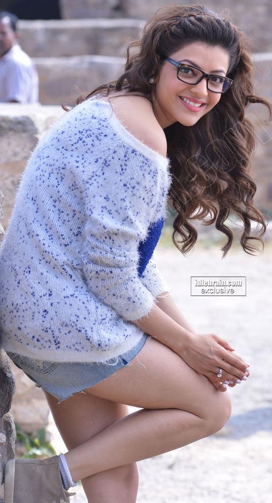 akhil4kajal's tweet photo. Who is. Cute + hot
RT - @MsKajalAggarwal 
Fav - tammana

@iam_kajal_fan @KajalFanatic @KajalHolicSRS @kajjufan_tinku https://t.co/AWEnNojaSv