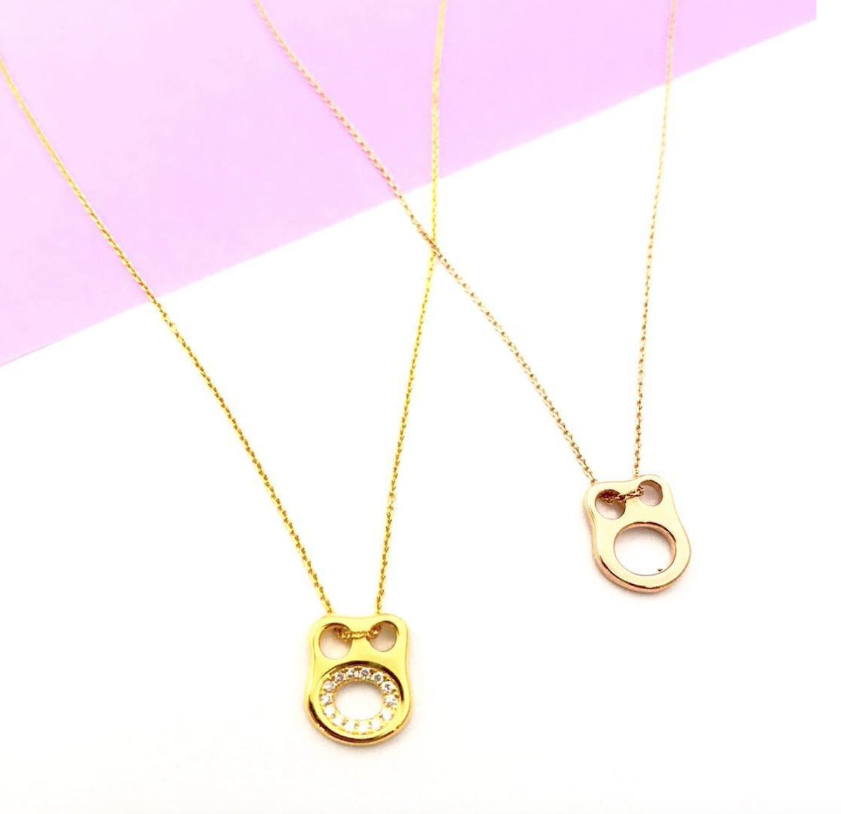 MarielleBYWORTH's tweet photo. Don't go pink, Glimmer in the sun! 💗
.
These 18k BUMA necklaces are available in yellow and rose (if you love pink) gold are ready and waiting for you, perfect for the beach, the day, the date.☀🌊👙
#marijoli #jewelry
#yellowgold #rosegold
#necklace #summermemory
#summervibes https://t.co/KZJXTzTsxP