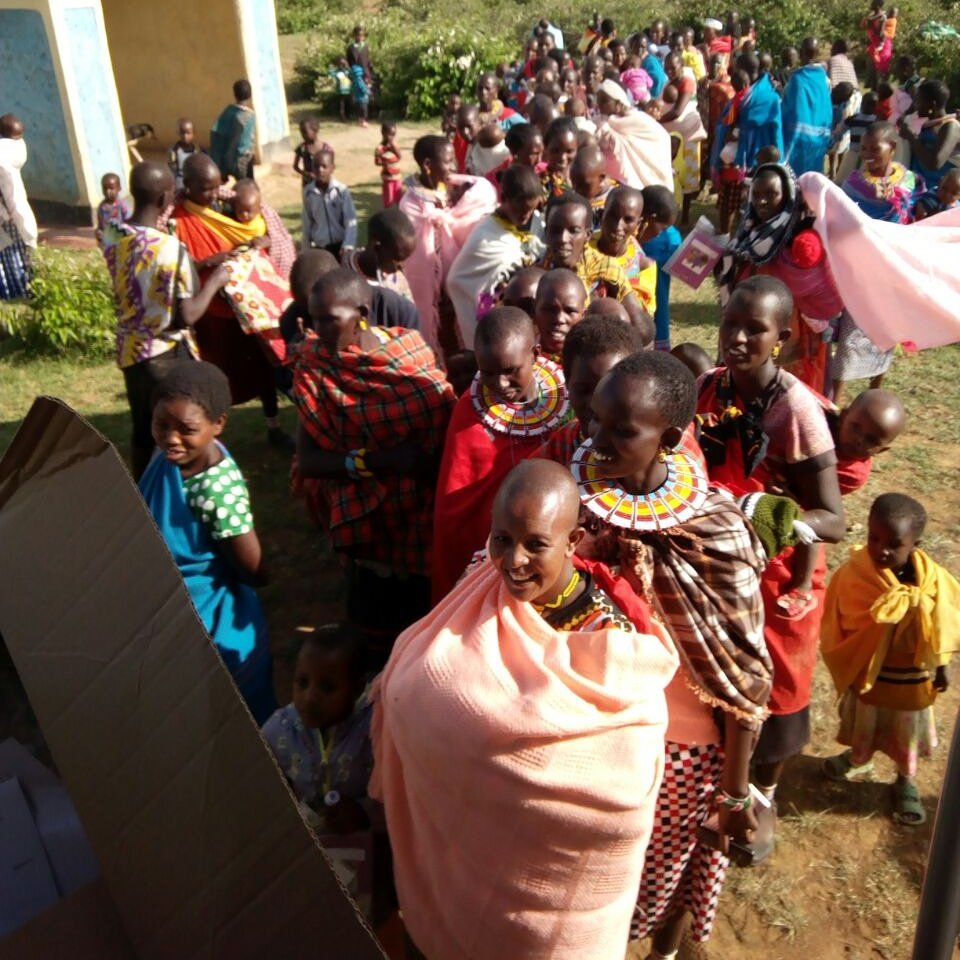 KenyaRedCross's tweet photo. Big number of mothers bring their children for immunization and treatment as #CatchUpCampaign meant to deliver critical health services in 11 counties, kicks off in Ladala, Samburu. https://t.co/r9AJzH23hz