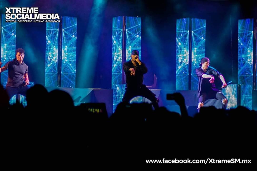 XtremeSMmx's tweet photo. #MasAllaTour #CNCOMéxico #CNCOxMerida ❤🔥 Fotografía: @XtremeSMmx  📷

@CNCOmusic / @itsjoelpimentel / @lumnayofficial / @christophervele / @zabdiel1344 / @ErickBrianColon ❤ https://t.co/hP5o8ja2T0