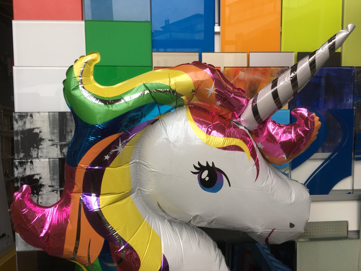 KettnerGlas's tweet photo. Wir binden unseren #Kunden keinen Bären ääh #Einhorn auf. 

Bei uns erhalten Sie #Glas + #Spiegel auf Mass und nach Ihrem Geschmack - also genau so individuell und einmalig, wie Sie sind! Ob #Digitaldruck, #Ätzen, #Sandstrahlen, #Lasergravieren, #Lackierung, #satinieren etc. https://t.co/D8ybOCi08i