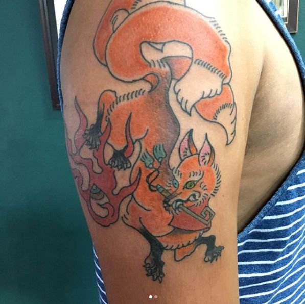 handstyletattoo's tweet photo. Kitsune painting and tattoo done by our appy, Daniel! He has a bunch of other paintings ready for the taking (and tattooing)! To book, email handstyletattoos@gmail.com. https://t.co/8QfGCsP2oC