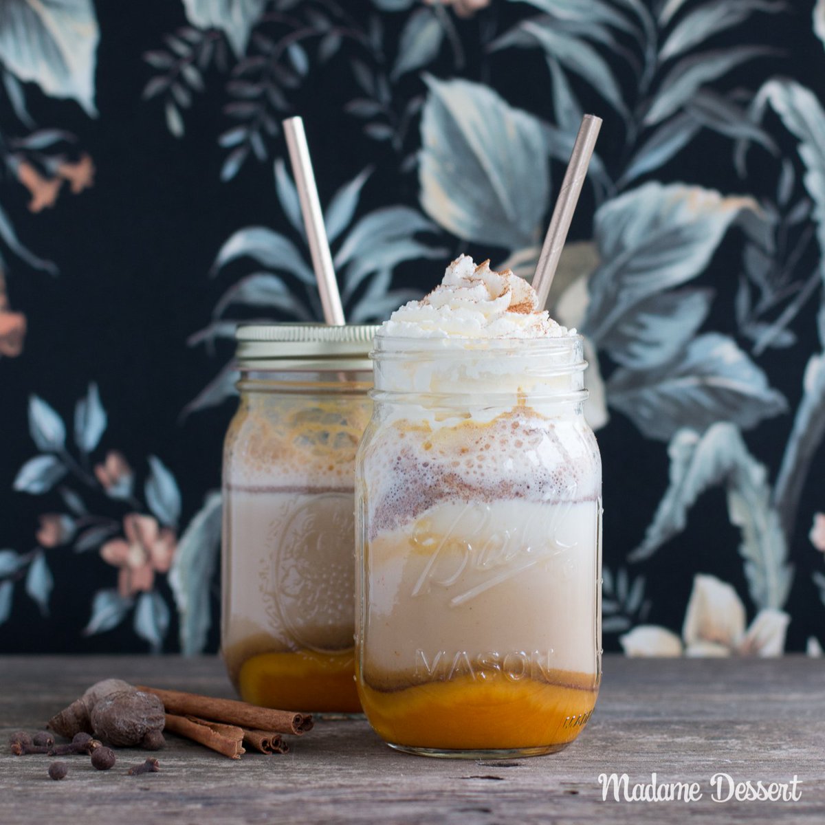 MadameDessert's tweet photo. #PumpkinSpiceLatte Time: https://t.co/Vw1EUWbYNa
Der perfekte Herz- & Baucherwärmer für #Herbst & #Winter ❤️ | #werbung #lieblingsglas #pumpkinspie #kürbis #rezept #lecker https://t.co/ma5yUj7V7I
