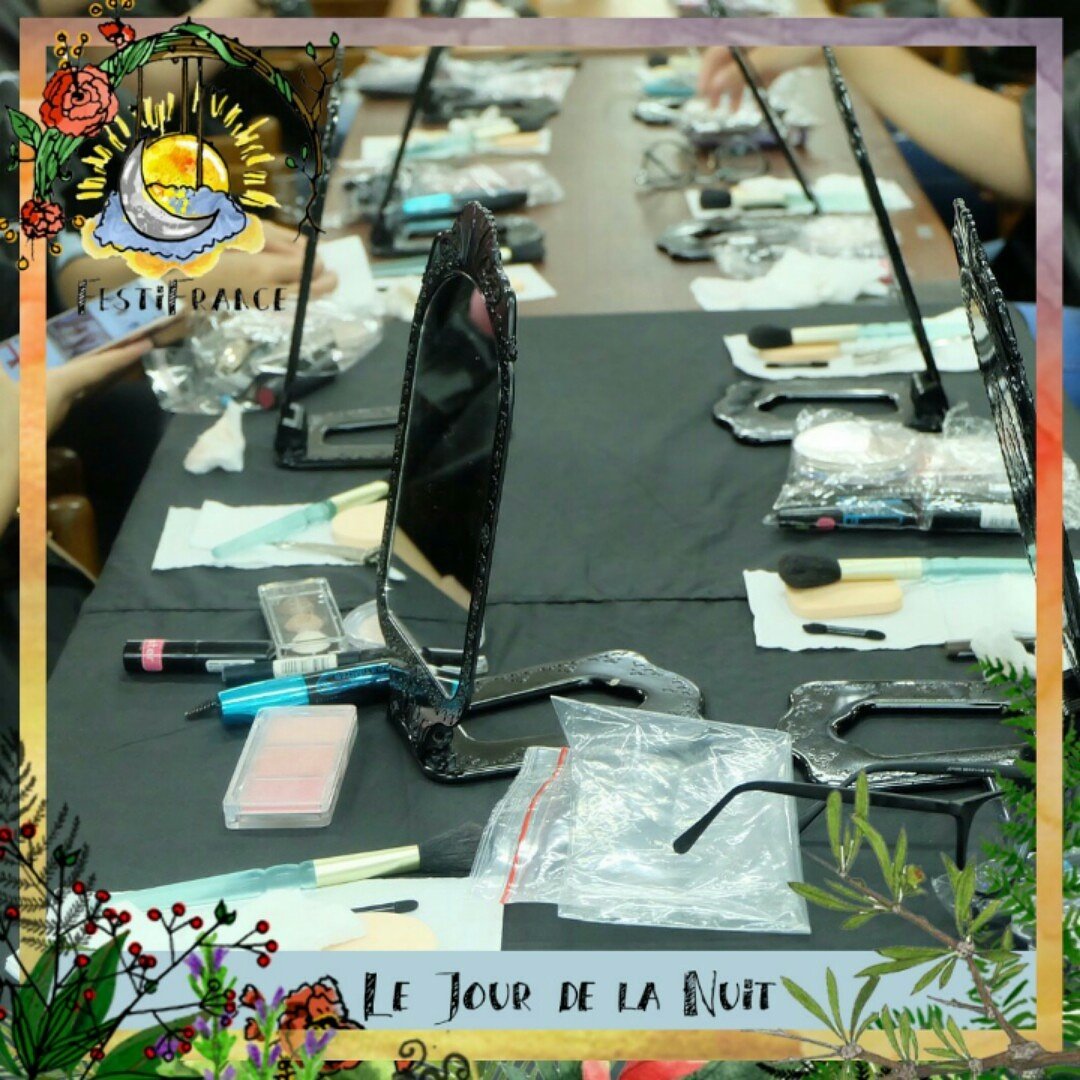 Inilah alat-alat dari Cetrice yang digunakan untuk  workshop, pastinya produk yang digunakan aman untuk kulit kalian✨💃 Le 7ème Festifrance
Le jour de la nuit
#UneJournèeIllimitée