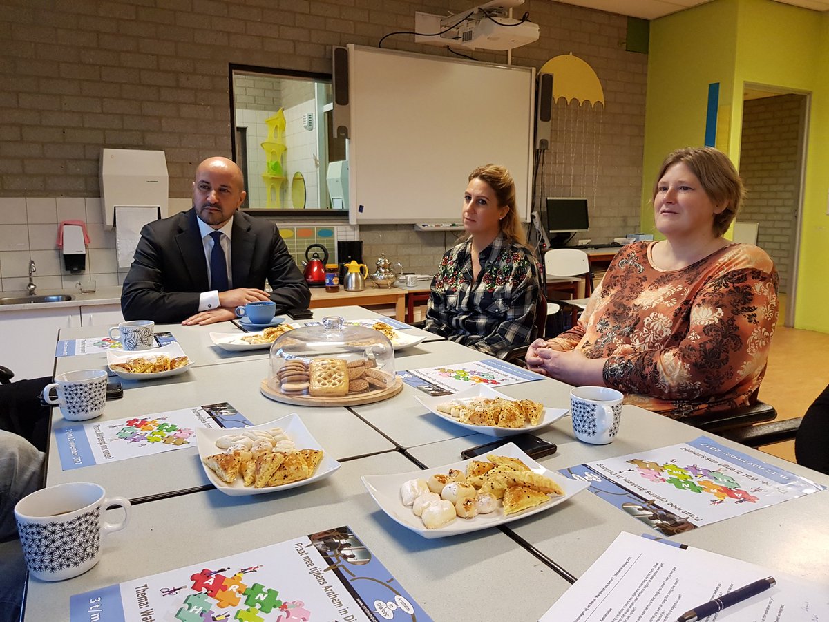 Vandaag is dhr. <a href="/ahmedmarcouch/">Ahmed Marcouch</a> als burgemeester bij ons op school ihkv 'Arnhem in Dialoog'.