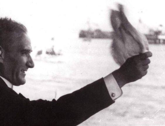 SektorelE's tweet photo. Başkomutan Ulu Önder Mustafa Kemal Atatürk’ün aramızdan ayrılışının 79.yıldönümü.Onu saygı,sevgi,özlem ve şükranla yâd ediyoruz. #10Kasım #MustafaKemalAtatürk https://t.co/ZsHlVVH2od