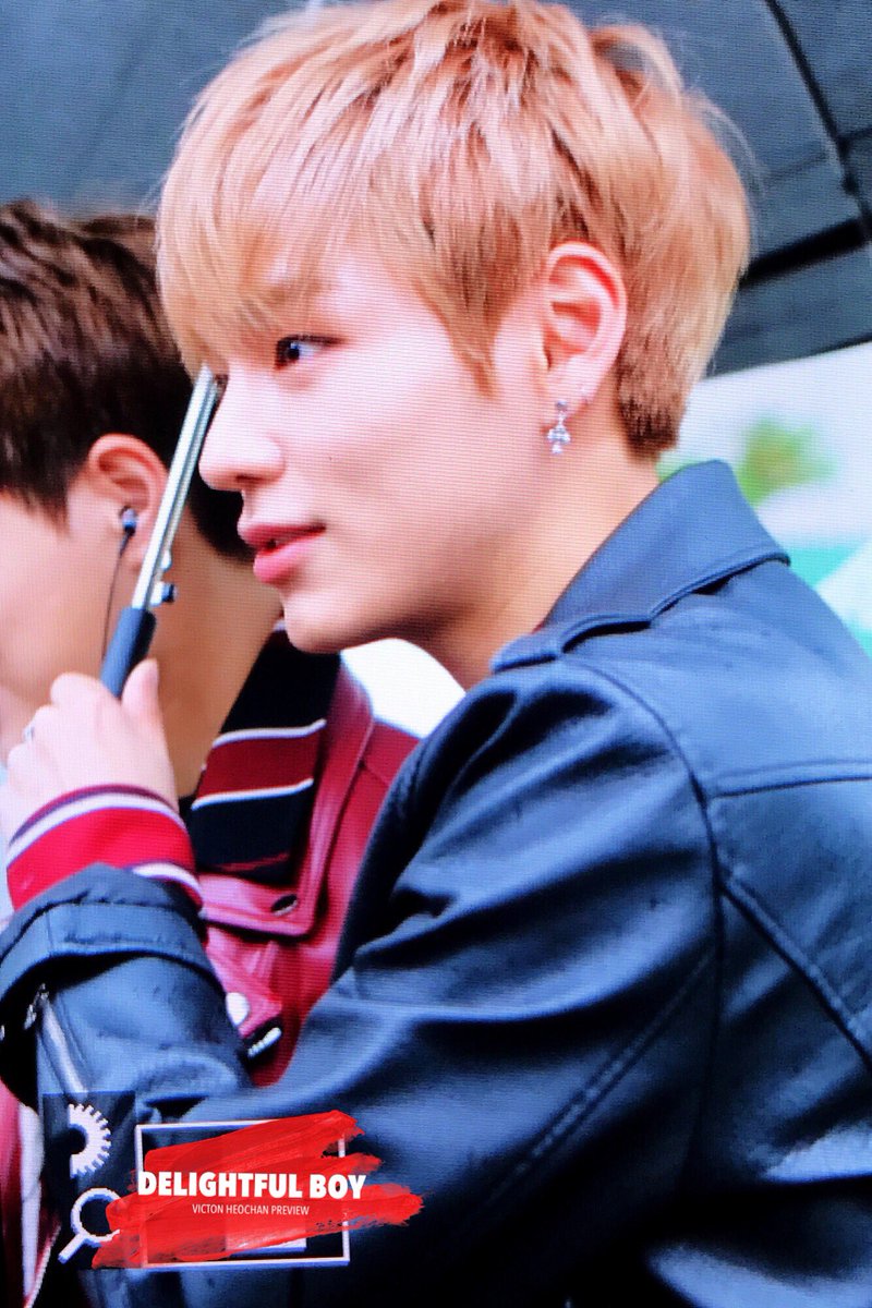 171110 뮤뱅 #빅톤 #허찬 #나를_기억해 #VICTON #From_VICTON 
<a href="/VICTON1109/">VICTON(빅톤)</a> 

비 내 눈물임 ㅠ