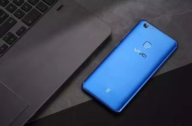SahidK_317's tweet photo. Let's Welcome the Sales Champion Vivo V7+ in all new "Energetic Blue"
#V7+ #24MPMoonlightSelfie #EnergeticBlue https://t.co/cT1H7NK2gI