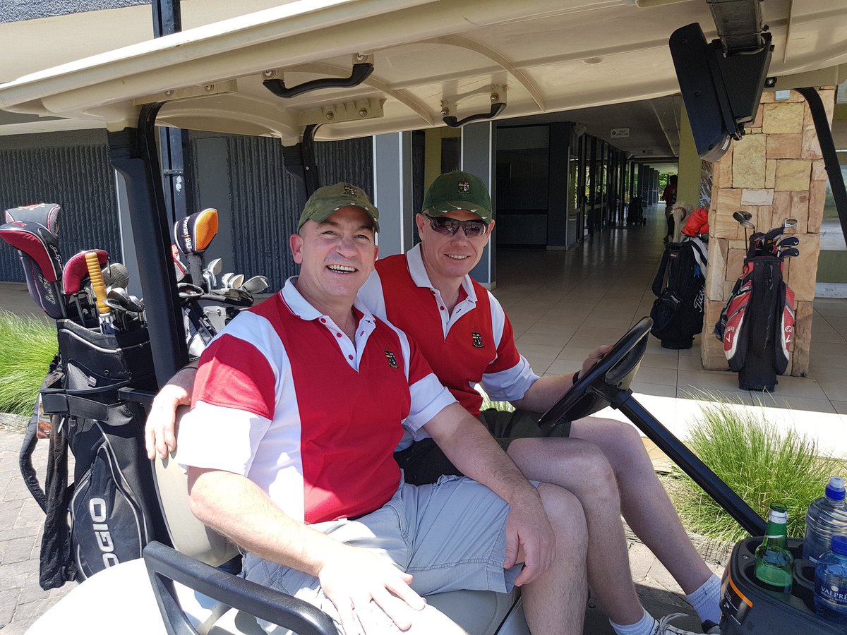 KingEdVIISchool's tweet photo. #RedGolfDay @KingEdVIISchool on the go @RandparkGolf #redfun #redbrothers 🏌️♂️⛳ https://t.co/GrmsPoORjd
