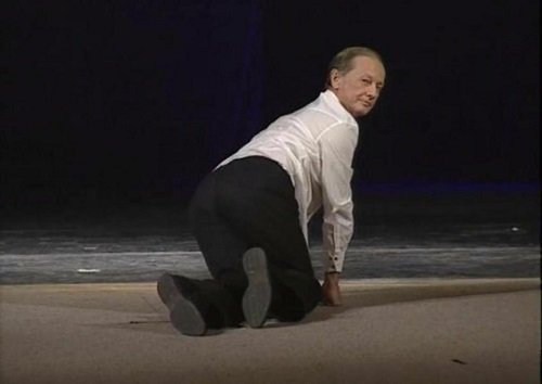 "Об умерших или хорошо, или ничего..."
Мало кто знает,что это изречение древнегреческого поэта Хилона имеет продолжение: "...кроме правды".
Так вот Задорнов был редкостный циничный мерзавец.
Он два десятилетия формировал из Запада образ врага. Не удивлюсь,если был завербован КГБ.