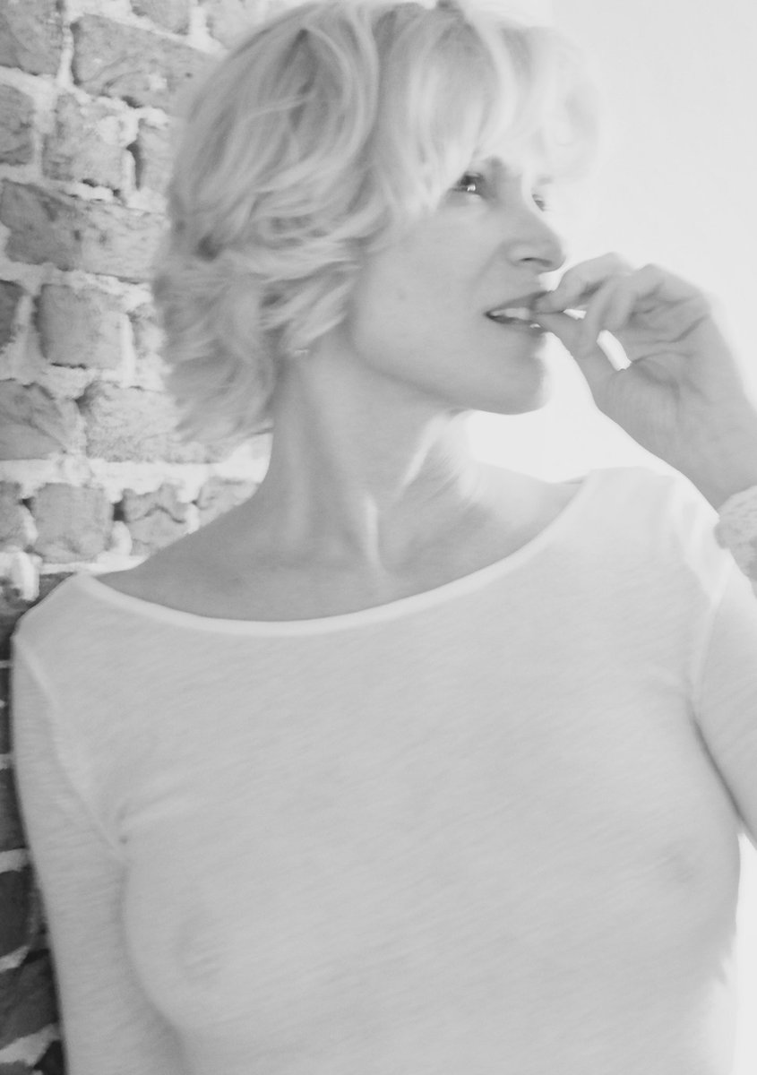 Op 17 nov 2017 ontvangen we Pascale Platel met haar Tet Talk. Meer info via theaterm.be #pascaleplatel #theater #humor #mechelen