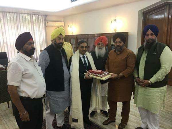 Aabeha_abee's tweet photo. #Indian Sikh Yatrees laud #Pakistan's arrangements for pilgrims visiting the shrine of Baba Guru Nanak.
#Iqrash https://t.co/Nd6lT4cQdq