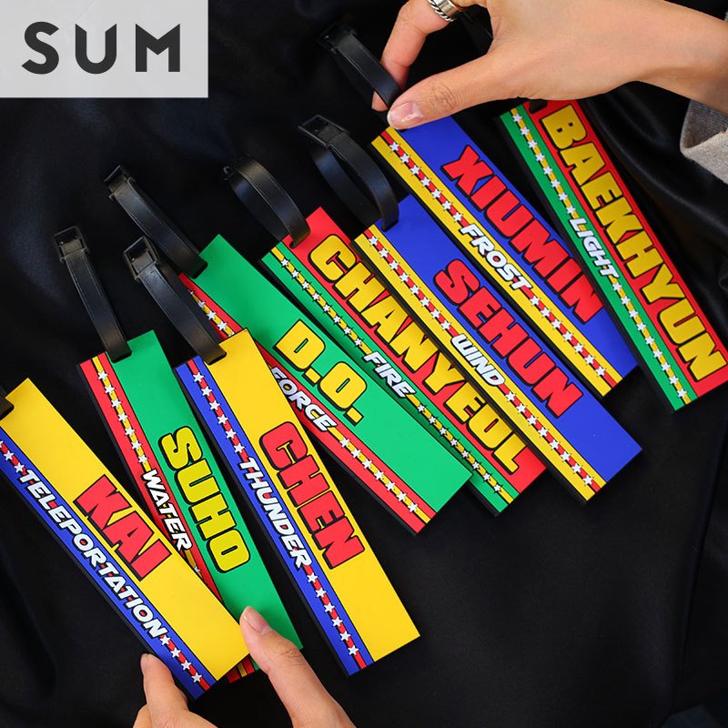 man i need that baekhyun and chanyeol name tag badly so that everybody would know that they own me