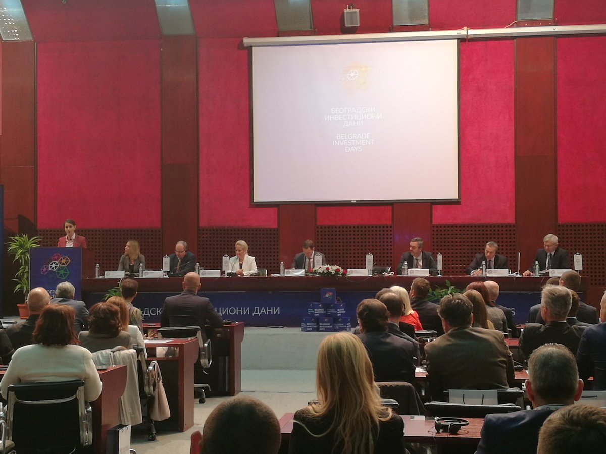 KombegBeograd's tweet photo. #BID2017 trougao decision makera, privrednika i svetskih institucija https://t.co/C2E1SajL6e
