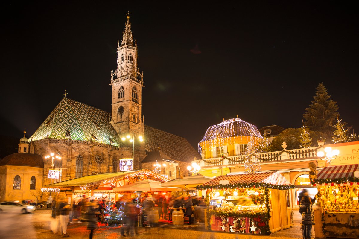 From the end of November, visit the #Christmas markets in South Tyrol to live a fairytale atmosphere!
Check out more: bit.ly/christmas-mark…
<a href="/visitsouthtyrol/">Visit South Tyrol</a>