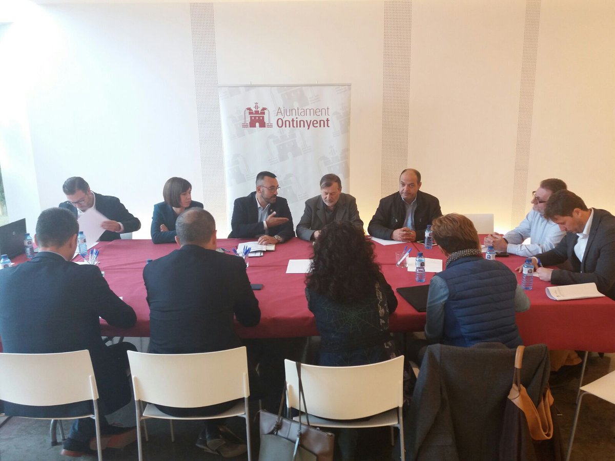 Ayer junto el alcalde Jesus Ros  asistimos a la convocatoria de las ciudades componentes de la Xarxa Valenciana de Ciutats per la #Innovació, para el foro I+T realizado en Ontinyent.  #Torrent #AjuntamentdeTorrent