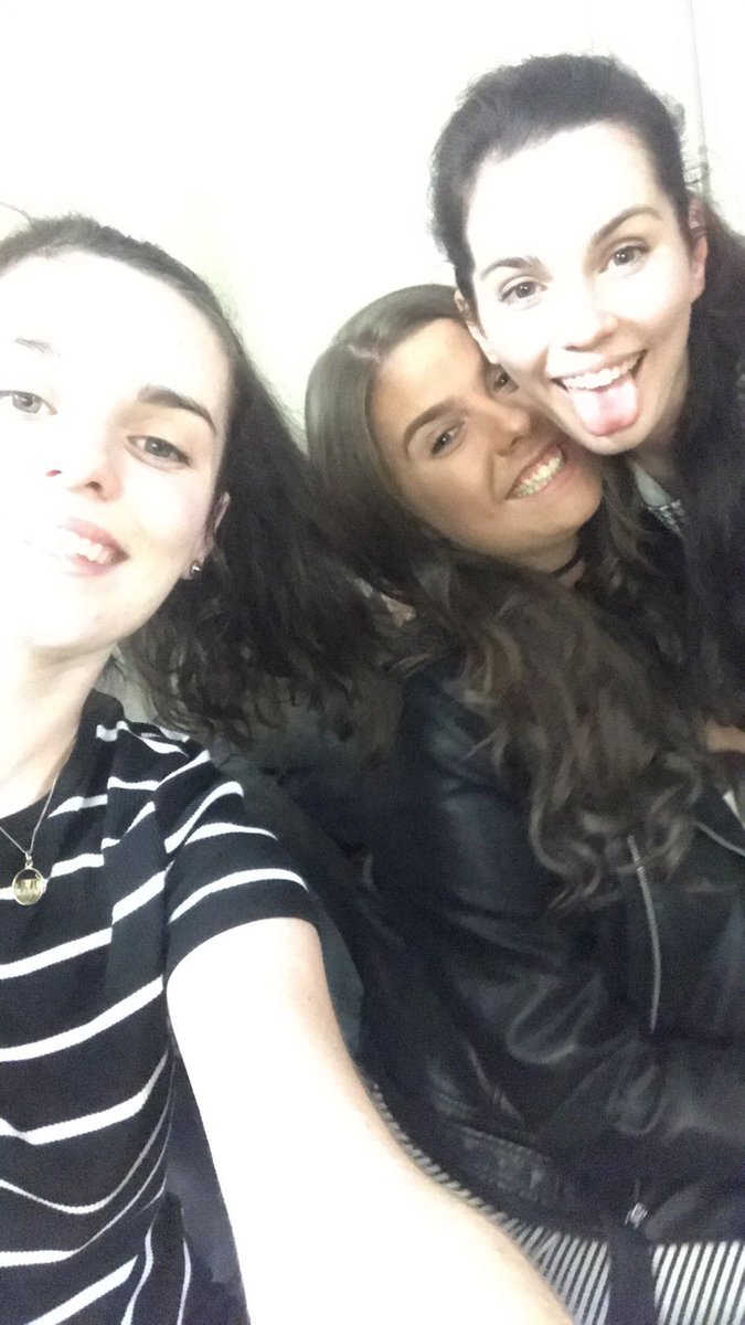 gemmac2404's tweet image. Happy bday my bessie @vik_austin 🦄💞🎈