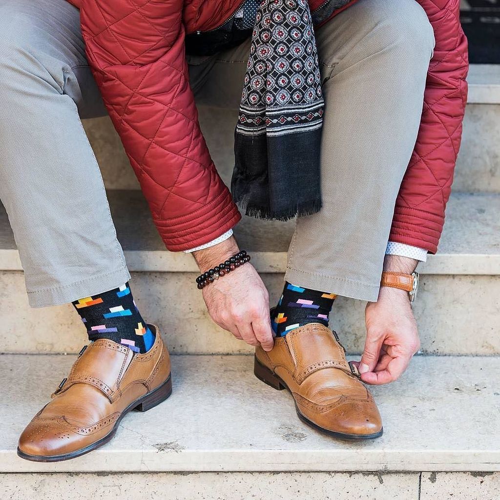 HappySofficial's tweet photo. Snazz it up for the weekend! 📷@gallo_kriszta_photography @tslstyle #HappySocks #HappinessEverywhere https://t.co/HtuqyjnEnv https://t.co/B4RMB8IZgM