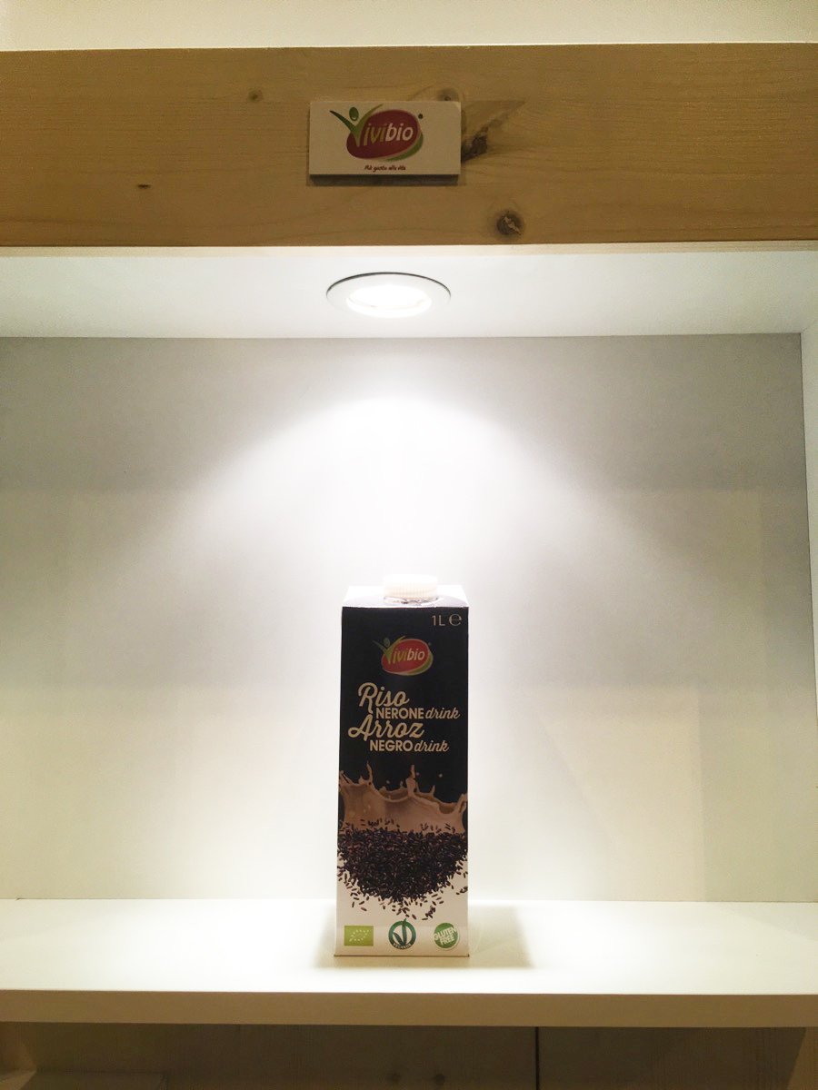 Finestrasc_esp's tweet photo. Fíjate qué productos más chulos te espera en nuestro stand de @biocultura #Madrid. Nuestras últimas novedades te encantarán, ¡ven a descubrirlas y pruébalas! La 1ª #pizza bio vegana #singluten, la 1ª bebida de #arroz, los turrones de @QuinuaReal... ¡Estamos hasta el domingo! https://t.co/4FJ9qoTDOq
