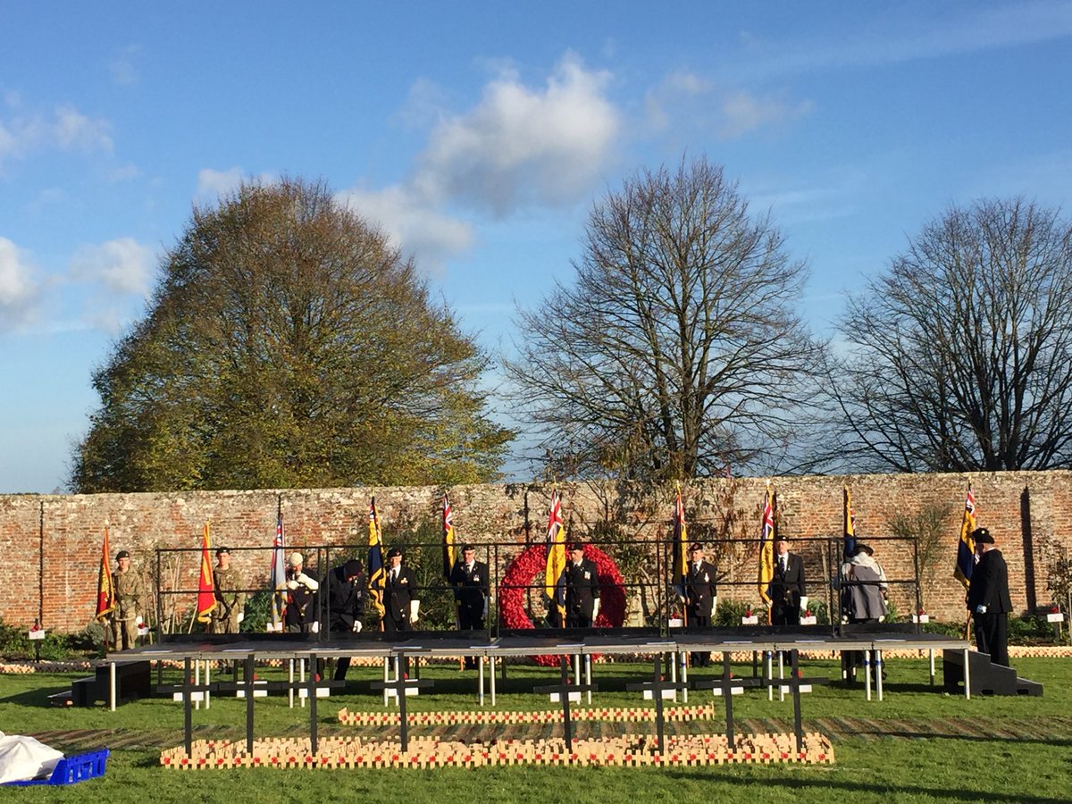 Another lovely morning with the <a href="/PoppyLegion/">Royal British Legion</a> Opening the Royal Wootton Bassett #FieldofRemembrance <a href="/LydiardPark/">Lydiard Park</a>  #StrongerTogether #DAMWC #LestWeForget #RethinkRemembrance