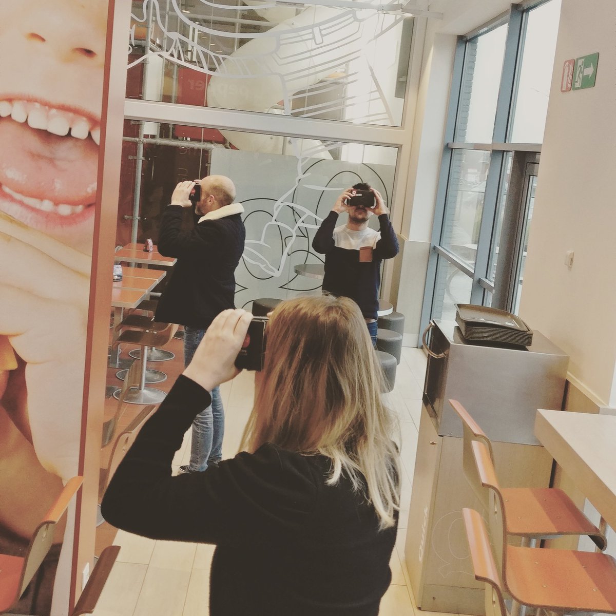 caniche's tweet image. When @Dogstudio launch a new VR experience for @quick_belgium 😆😘