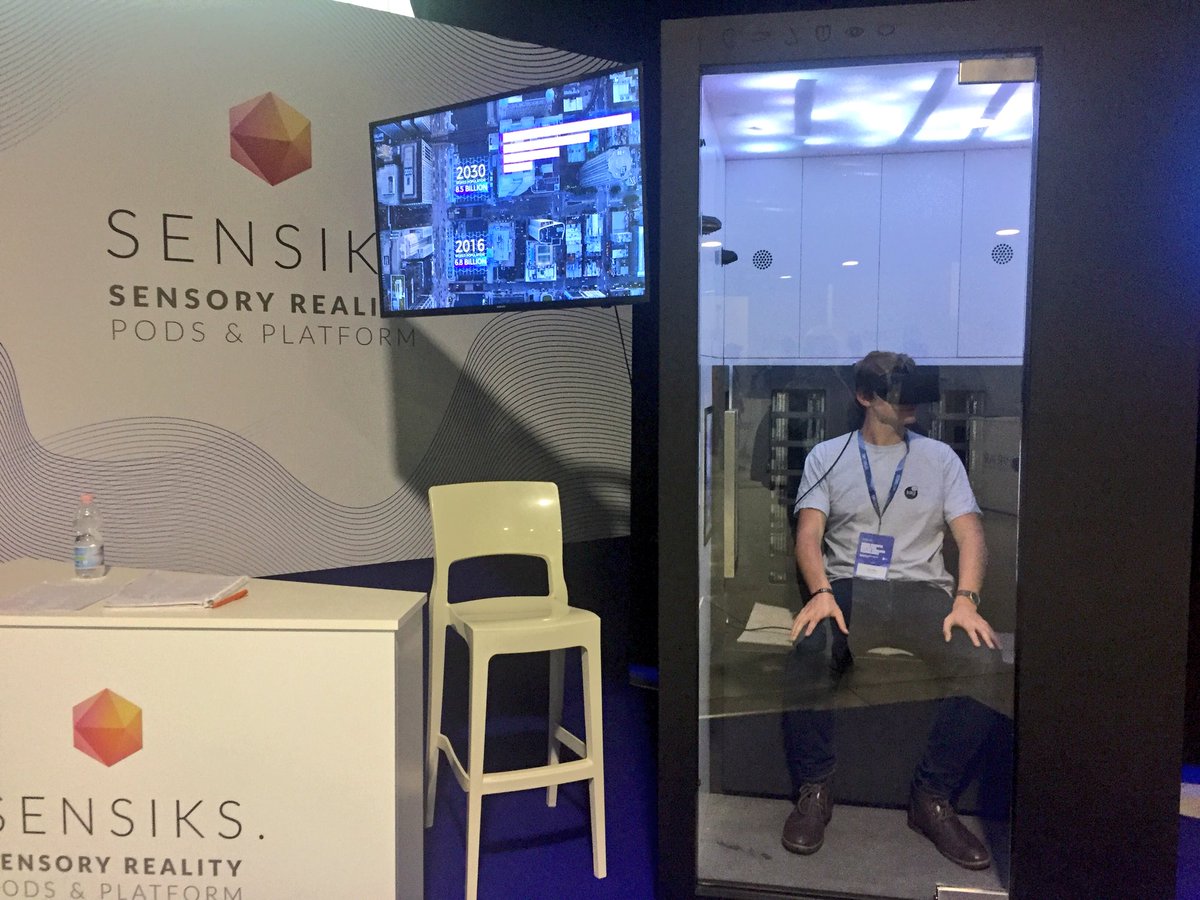 talentgardenen's tweet photo. #sensoryreality @sensiks was something really bending the #reality You can try it at the experience area of #Futureland17
@BMWItalia @FASTWEB @intesasanpaolo @PwC_Italia https://t.co/hXaSXdiIYe