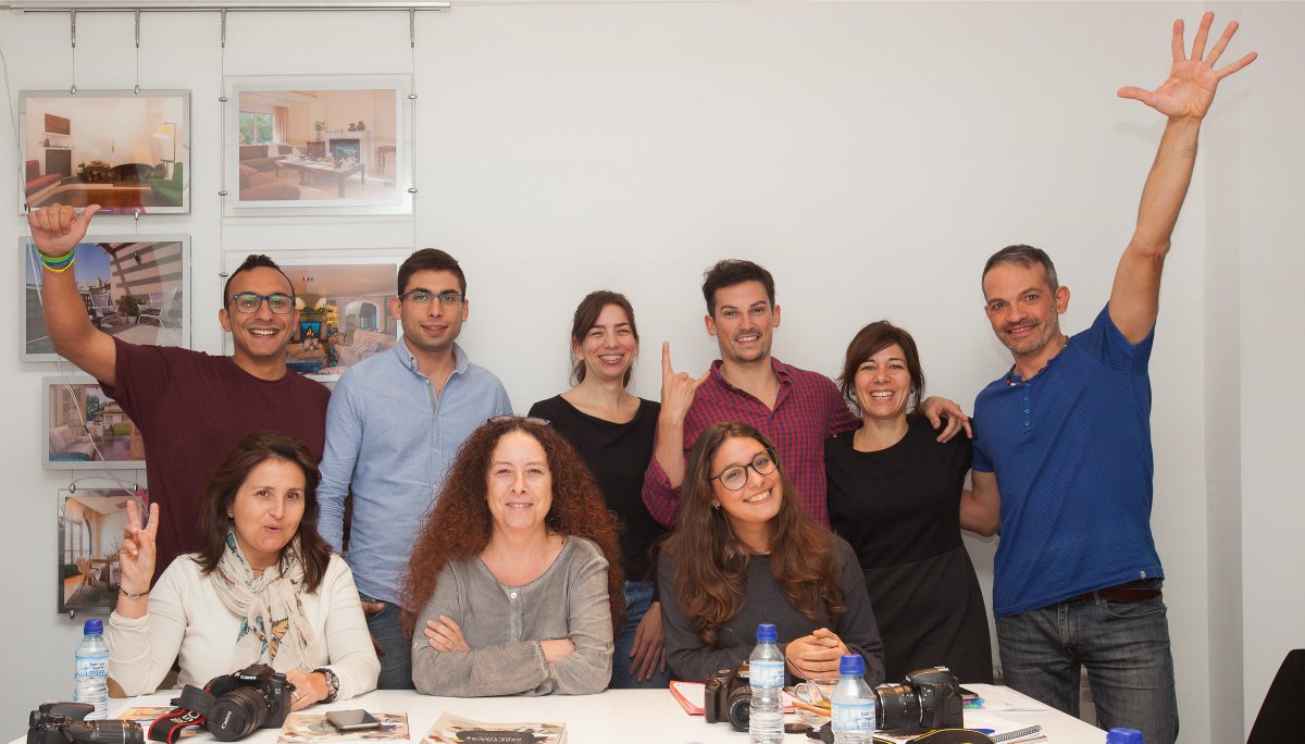 CursoHomeStagin's tweet photo. Ahora estamos en Barcelona con el
MÓDULO DE FOTOGRAFÍA INMOBILIARIA
Del Curso Profesional de Anna García.

Tenemos nuevas plazas en BARCELONA - MADRID -SEVILLA
Info:  cursos@espaiinterior.com
https://t.co/wSQt0kfIyw https://t.co/8zH4ZcYDoX